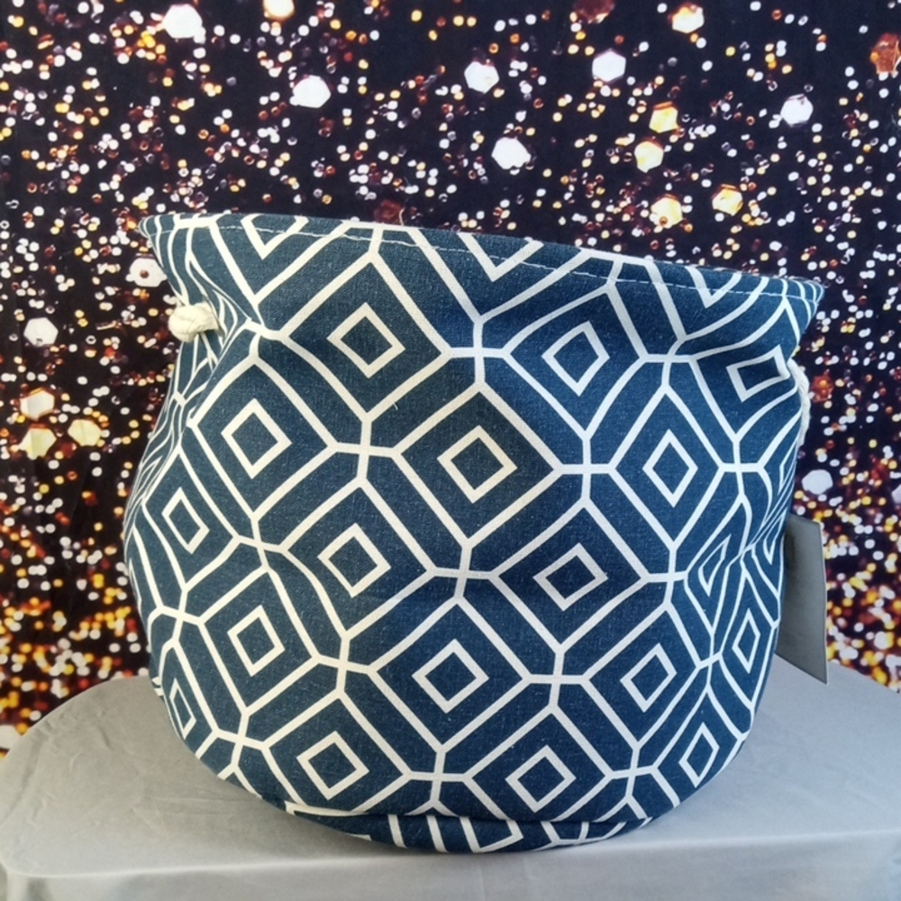 🏠🍒 DII Geometric Blue and White Round Storage Basket